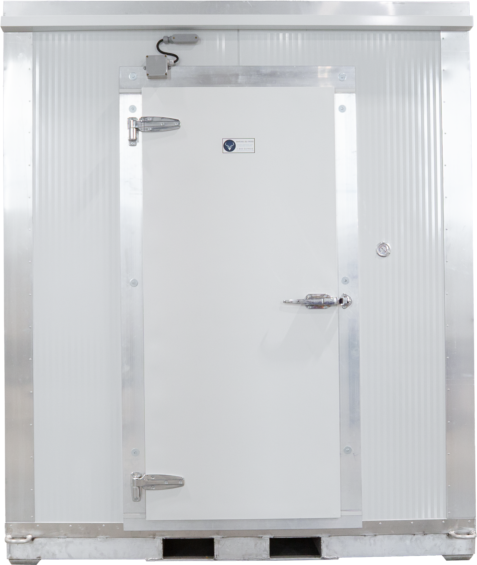 White walk-in cooler with closed door, mounted on pallet base.